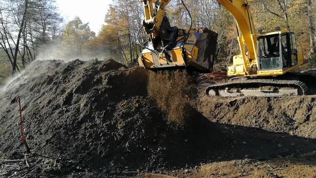 MB Crusher contre la renouée du Japon