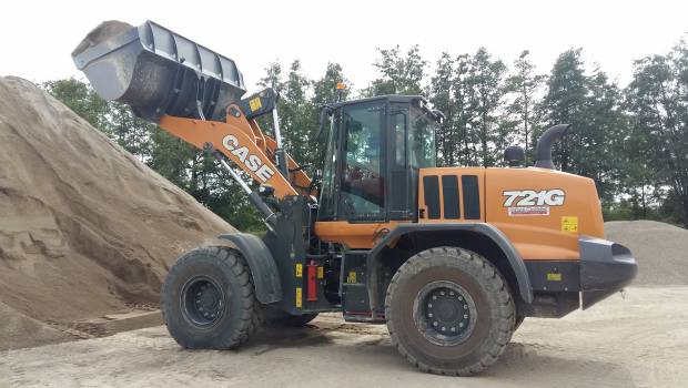 Une chargeuse Case 721G s’attaque au recyclage des matériaux