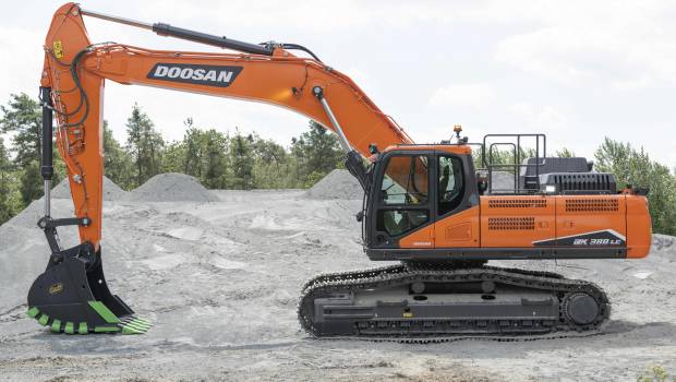 Doosan complète sa gamme de pelles de 30 à 40 t en Stage V
