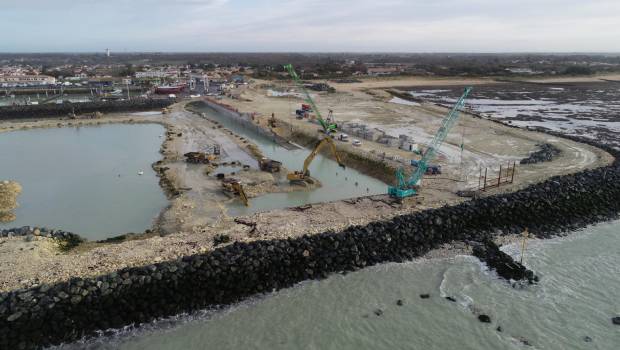 Le quai de débarquement du port de la Cotinière voit le bout