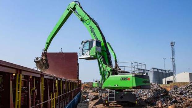 Sennebogen se renforce au Royaume-Uni sur le portuaire et la ferraille