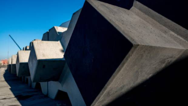 La digue du Port de Calais réalisée avec des bétons adjuvantés Sika