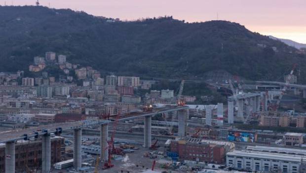 Le pont de Gênes à nouveau  ouvert  à la circulation