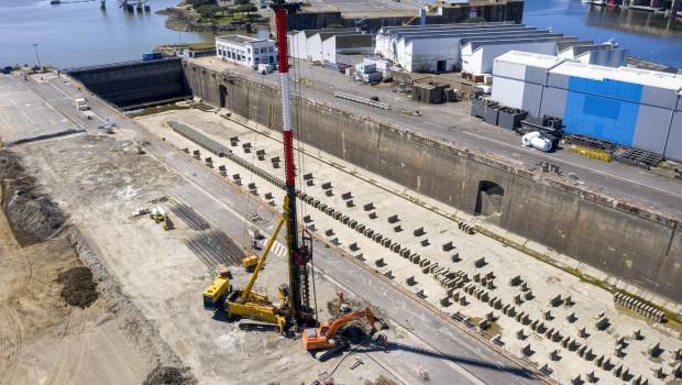 114 pieux dans le port de Saint-Nazaire