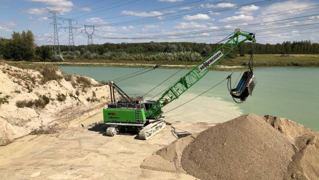Une dragline Sennebogen sous tension dans l'Aube