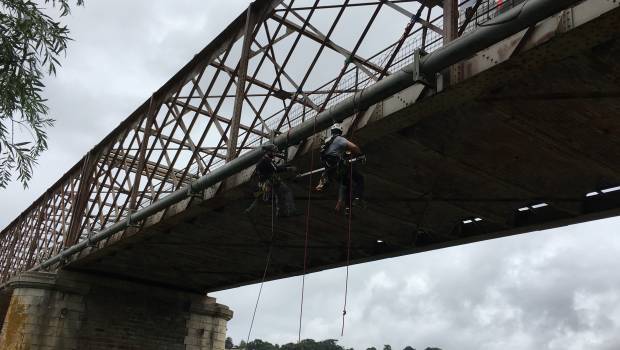 A l’affût d’une défaillance sur les ponts nantais
