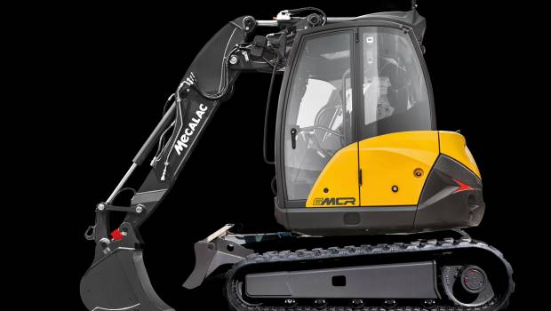 Le bras pelle déport disponible sur les pelles Mecalac 6MCR et 7MWR