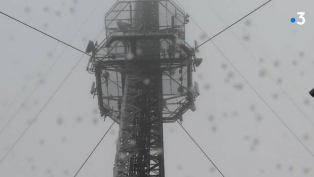 Des anti-5G détruisent un émetteur et bloquent la TNT