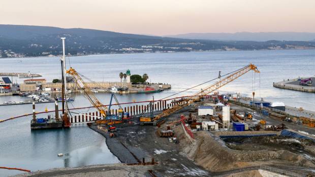 La Ciotat : les murs de l'ascenseurs à bateaux s'élèvent