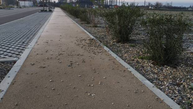 Figer les paillages minéraux en granulats