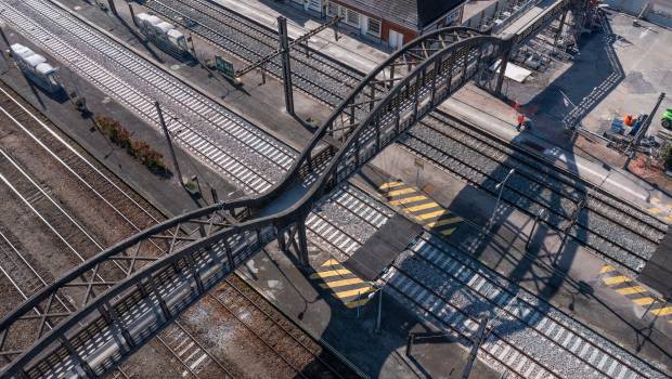 NGE remplace la passerelle piétonne de la gare d’Hazebrouck