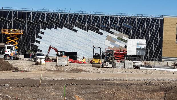 Une enveloppe pixellisée pour le Parc des Expositions de Saint-Etienne