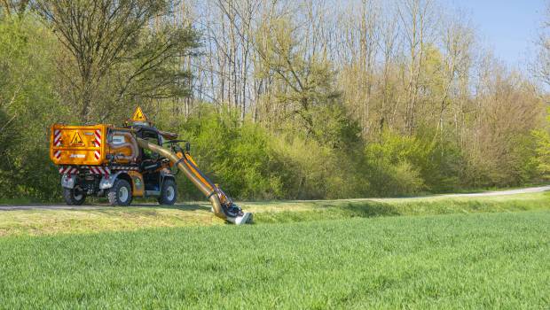 Entretien des abords routiers : Noremat allie compacité et polyvalence