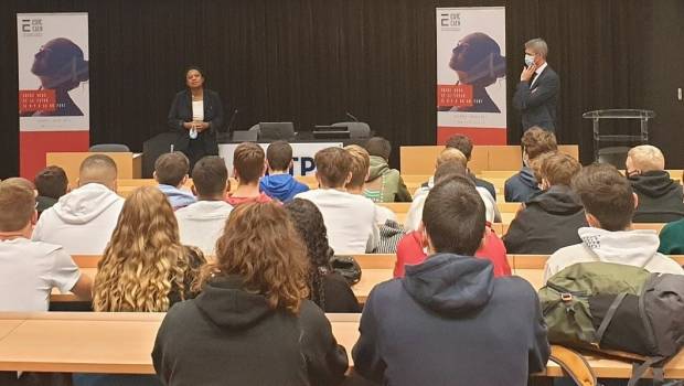 La Maire de Vaulx-en-Velin accueille la nouvelle promotion de l’ESITC Caen - Campus de Lyon