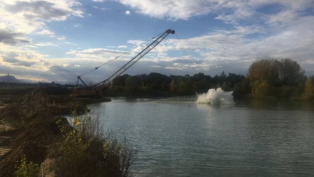 Une dragline Liebherr de 70 T dans la carrière Vignal