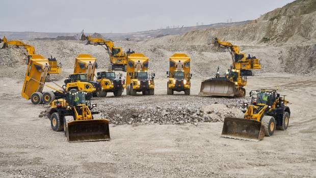 Komatsu voit grand pour ses 100 ans