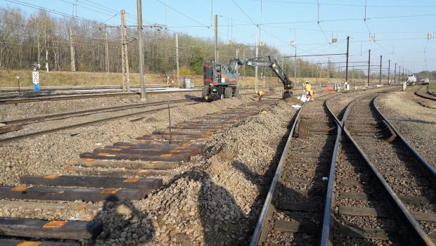 Travaux sur les voies de service du triage de Gevrey