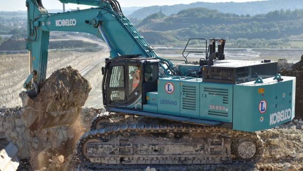 Kobelco :  « Le carnet de commandes des machines lourdes explose de +80% »