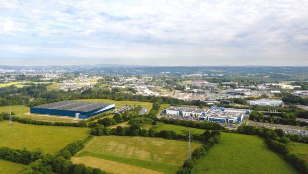 Le Groupe Legendre et Armor-Lux posent la première pierre de la nouvelle plateforme logistique du roi de la marinière