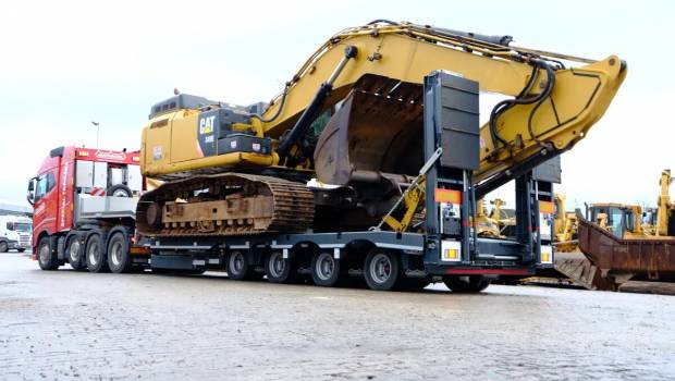 Semi-remorque surbaissée Nooteboom à élargissement hydraulique