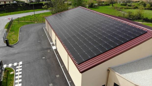 Un viticulteur fonctionne à l'énergie solaire