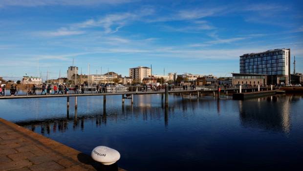 A Cherbourg, la passerelle Michel Legrand est remise en service