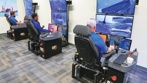 Cat Command s'étend aux pelles Cat 349, 352, 374 et 395