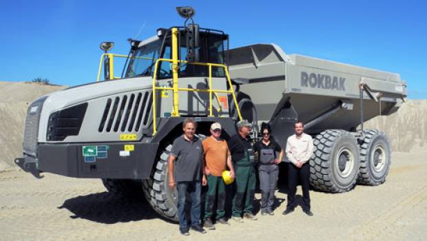 Un Rokbak RA30 dans une gravière allemande