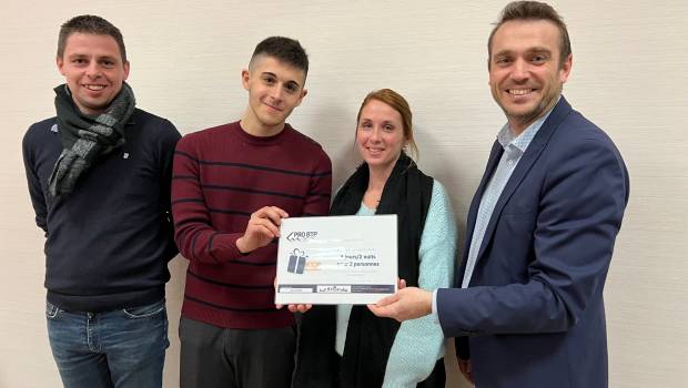 Axel Giusta, solier, récompensé par le « Prix du Mérite »