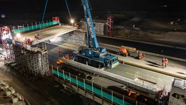 A10 : les 15 premières poutres du diffuseur de Saran-Gidy sont posées