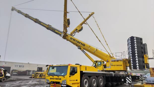 Geysens fait livrer au Benelux la première grue tout terrain Tadano AC 7.450-1