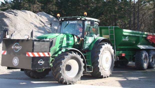 Dans le port de la Turballe, il y a un tracteur à hydrogène