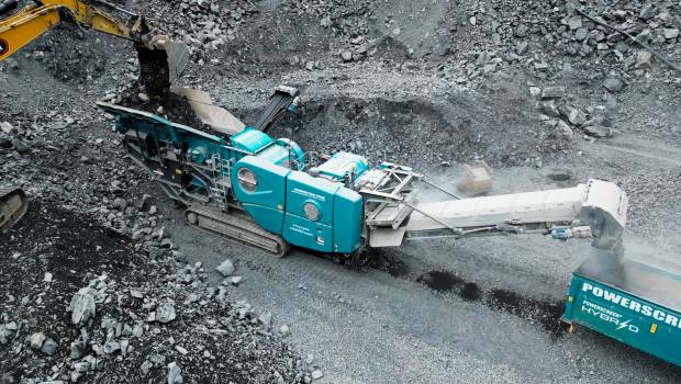 En Irlande, le premier Premiertrak 600E va à Collen Bros