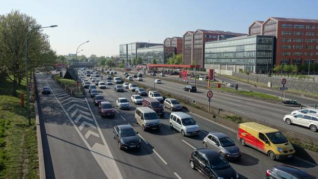 Paris : le « périph' » a 50 ans et se prépare à des changements