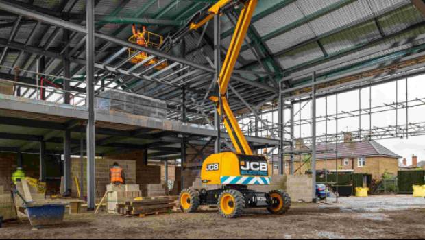 Deux nacelles électrique et hybride chez JCB