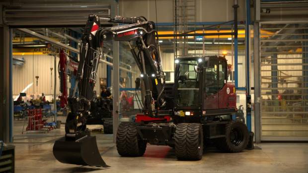 Yanmar passe le cap des 16 000 pelles sur pneus produites à Crailsheim