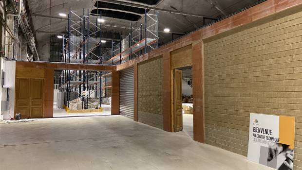 Deux halles ferroviaires historiques réhabilitées aux Ardoines