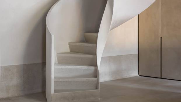 Du béton ciré pour la transformation d'une chapelle en résidence privée