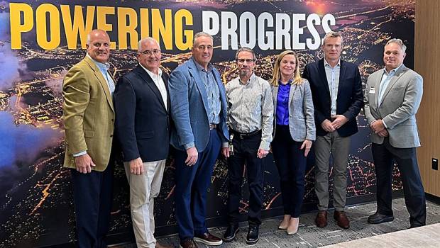 Caterpillar fait un pas de plus vers les camions tout-terrains électriques