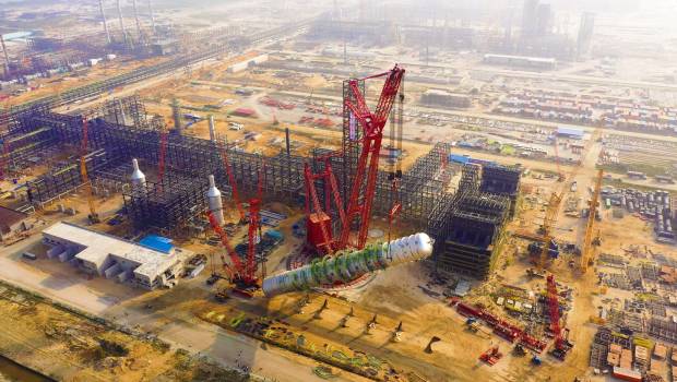 Mammoet érige une raffinerie sur des marécages au Nigeria