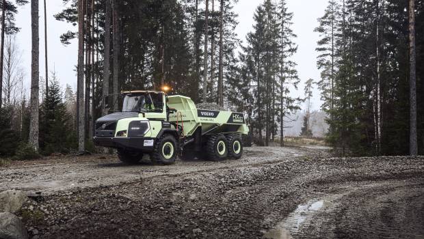 Volvo CE mixe les énergies