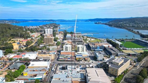 Strictly Cranes érige 2 grues Raimondi en Australie