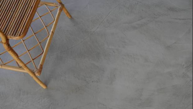 Weber lance un nouveau système décoratif taloché béton ciré pour sols et murs