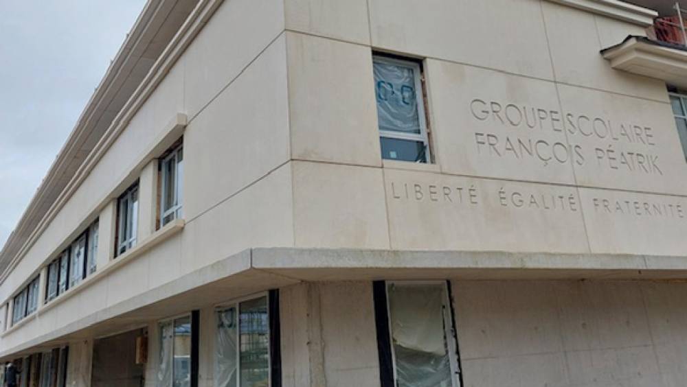 Plessis Robinson : des bétons architectoniques blancs pour habiller le groupe scolaire François Peatrik