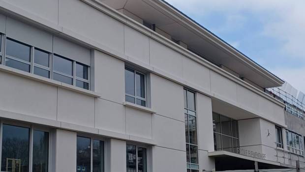 Les bétons architectoniques blancs à bonne école au Plessis-Robinson