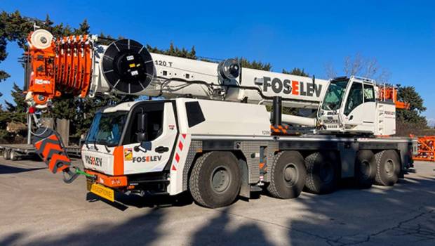 Foselev accueille 7 nouvelles grues Grove