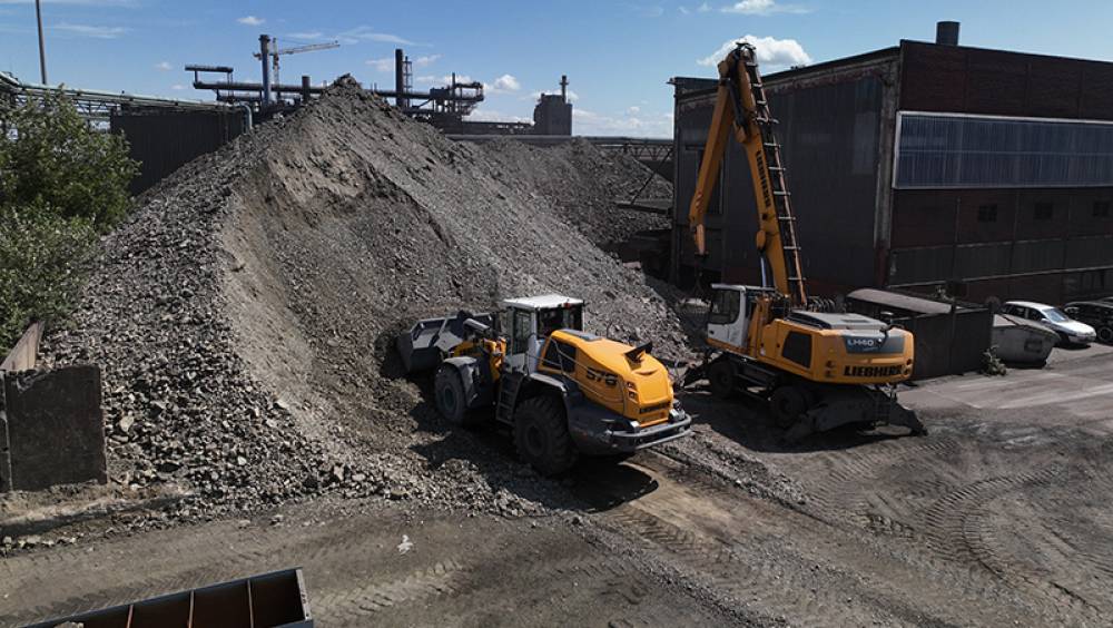 HEIS déploie un trio de machines Liebherr