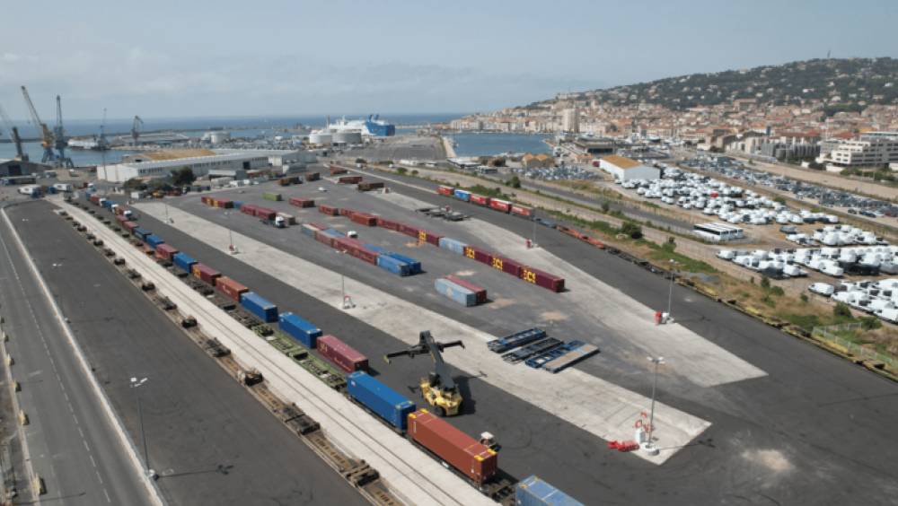 Deux terminaux multimodaux de marchandises construits à Calais et Sète