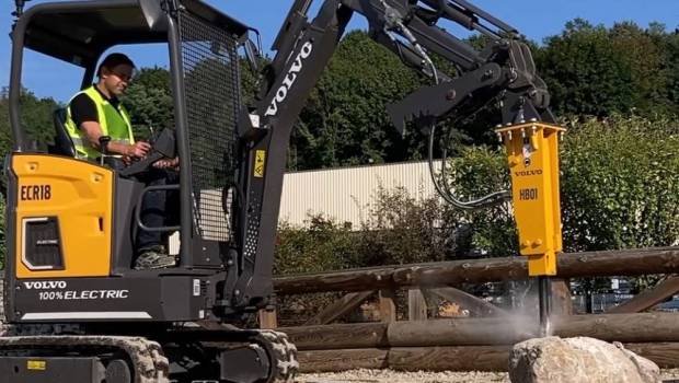 De nouveaux brise-roche plus puissants pour les pelles compactes Volvo CE