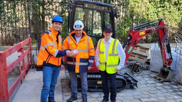 La mini-pelle SV17e déjà sur le marché français